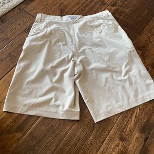 (Fair) Columbia Shorts 34 x 10 Khaki Shorts